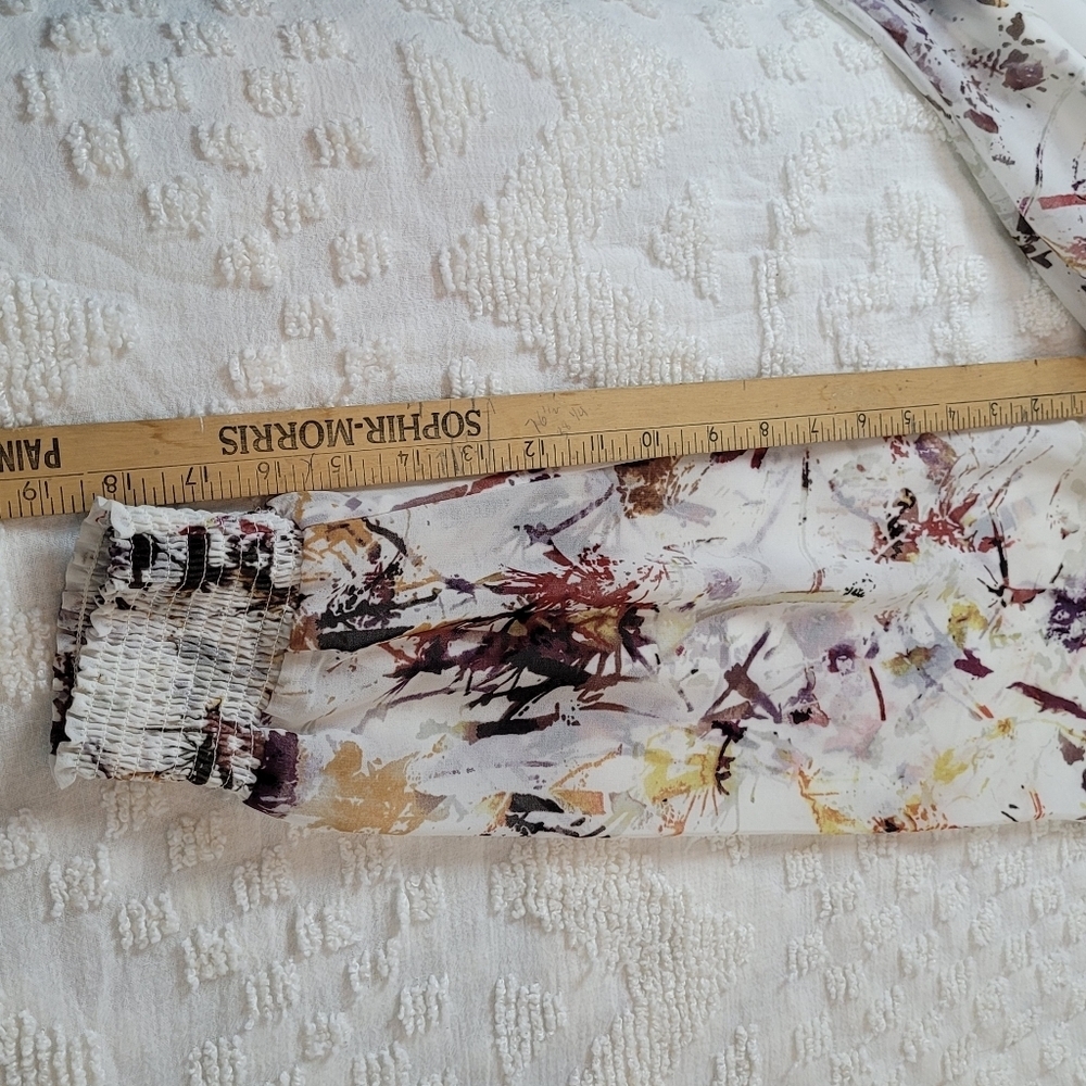 Cabi Goddess Blouse Ivory V-neck multi color long sleeve cuff abstract artsy S - Picture 6 of 10